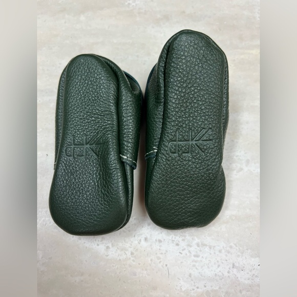 New in Box Freshly Picked Forest Green Oxford Toddler Leather Moccasins - Picture 5 of 9